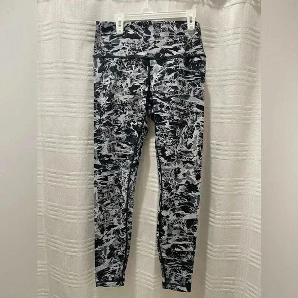 Lululemon Wunder Under leggings - Picture 2 of 10